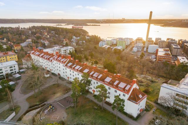 Varmt välkommen till Mittvägen 1 i Lidingö