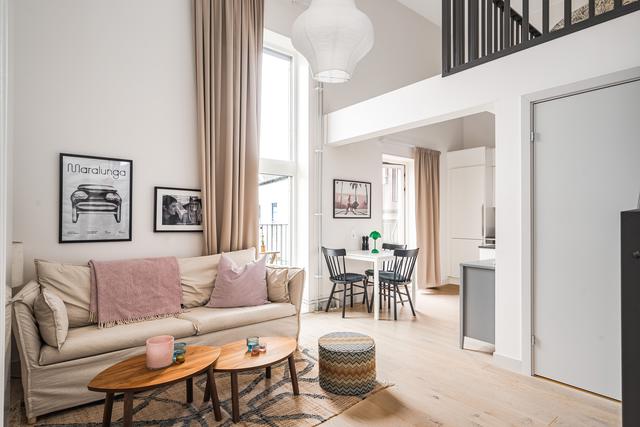 Unik bostad med öppen planlösning och loft