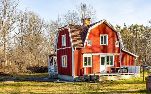 Lantligt med vita knutar