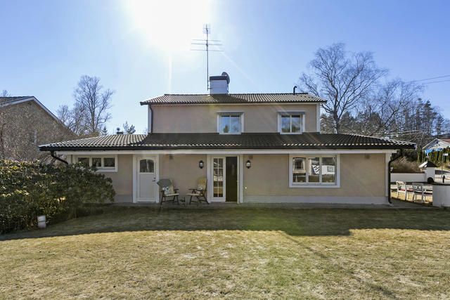 Stor villa på generös plan tomt