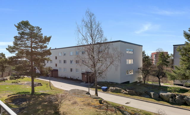 Varmt välkommen till rymliga 4:an på Vesslevägen 24!