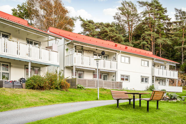 Ingång via altanen också