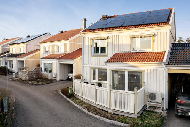 Bekvämt med carport vid entrén