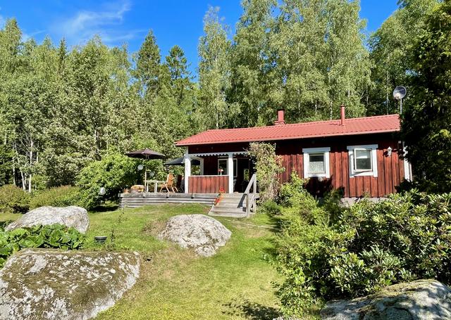Parisängsvägen 12 (säljarens sommarbild)