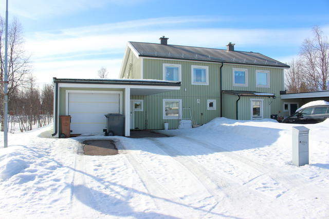 Rymdvägen 52, ett fint parhus med hörntomt mot ytterkant