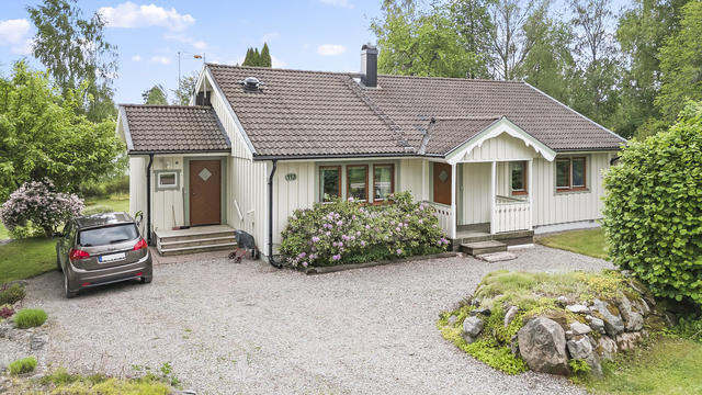 Entré med grusad uppfart