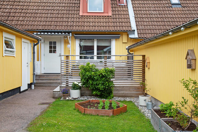 Välkommen till Skymningsvägen 25 och omtyckta Kurveröd!