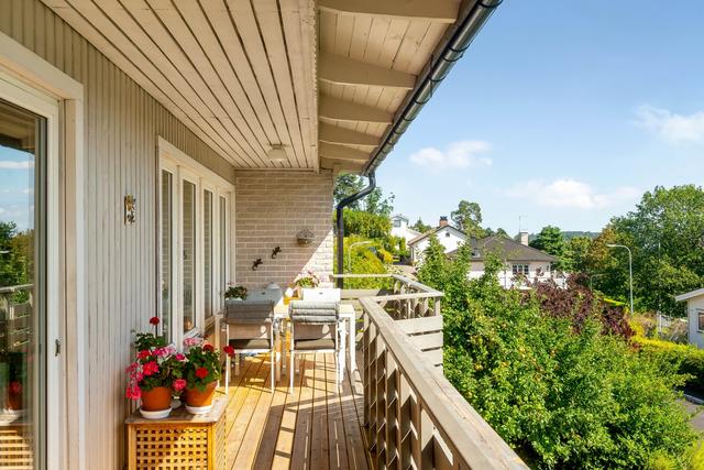 Varmt välkommen till Östervägen 9 villa i Lidingö