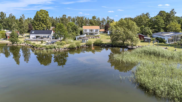 Vacker sjötomt 
