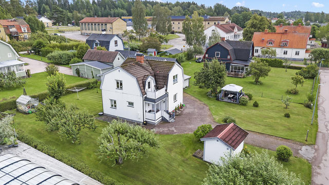 Välkommen till Lars Uno Lindbergs Väg 4!