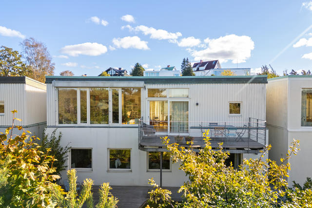 Välkommen till detta fantastiska hus på Blodboksgatan 19!
