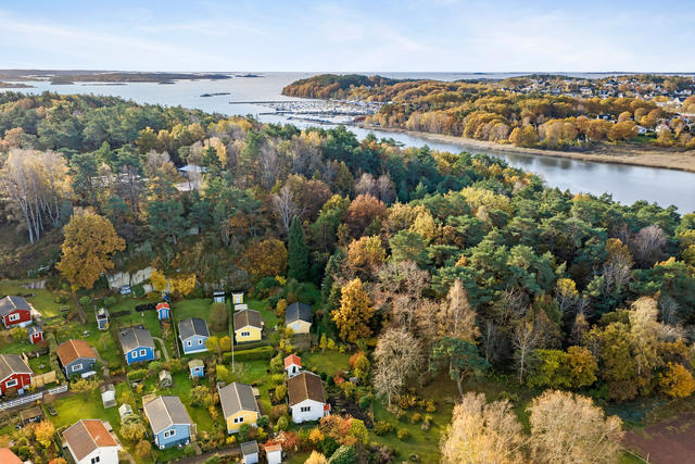 Välkommen till underbara Välen. Perfekt belägen intill skog och hav