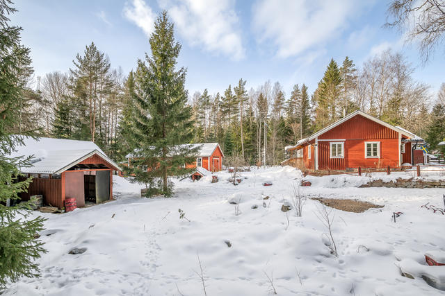 Gårdsplan med alla hus