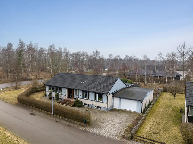 Fint läge på hörnet utav gatan