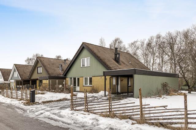 Per Hallströms väg 10