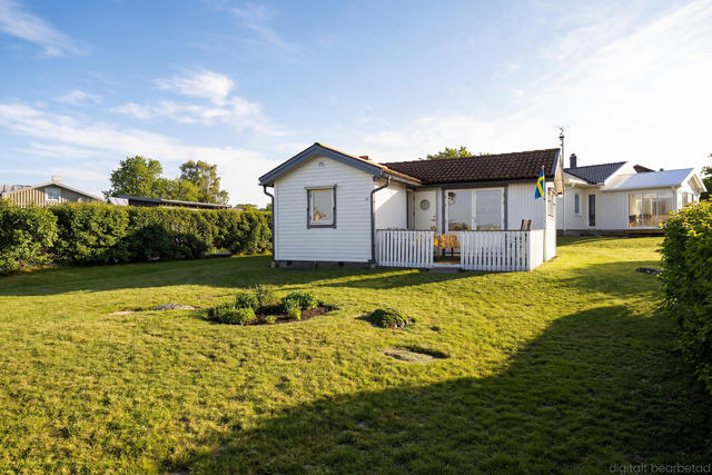 Välkommen till Solbadsvägen 25!
(AI- genererad bild) 