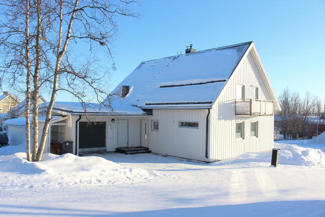 Kiruna Söderbergsgatan 1, ett rymligt och fint hus med bergvärme