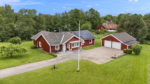 Välkommen till vackra Karmansbo 48!