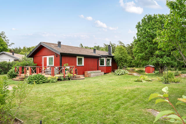 Välkomna till natursköna Brombärshult 2!
