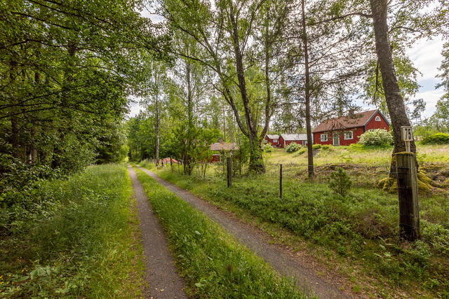 Stanna till i Åkerslund! 