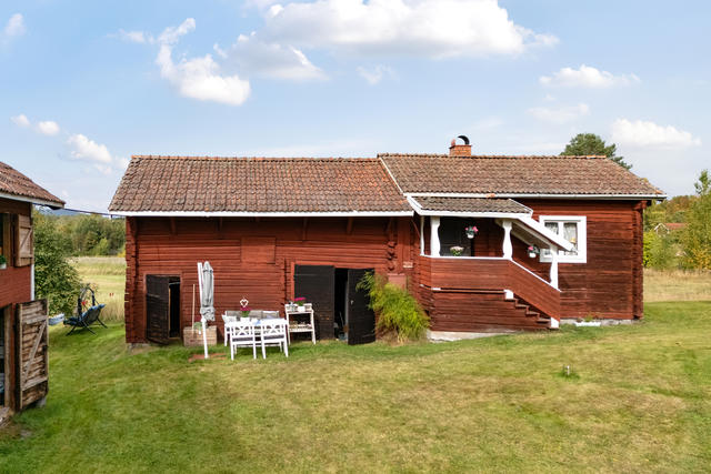Fors Bygattu 18, Djura