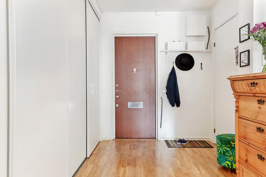 Hall med förvaring