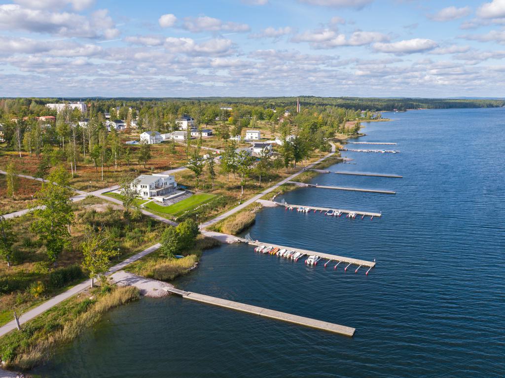 Helikoptervy över området