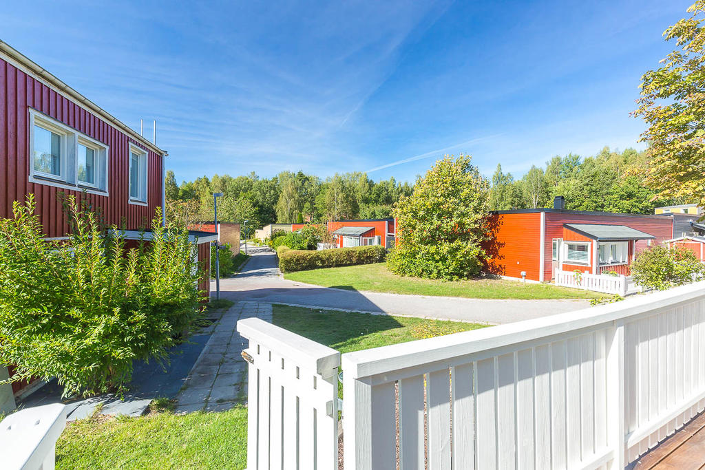 Utsikt från altanen på baksidan av huset