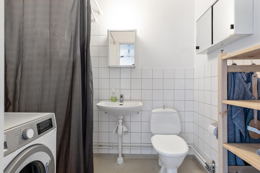 Badrum, badrummet har delvis renoverats efter fotograferingen