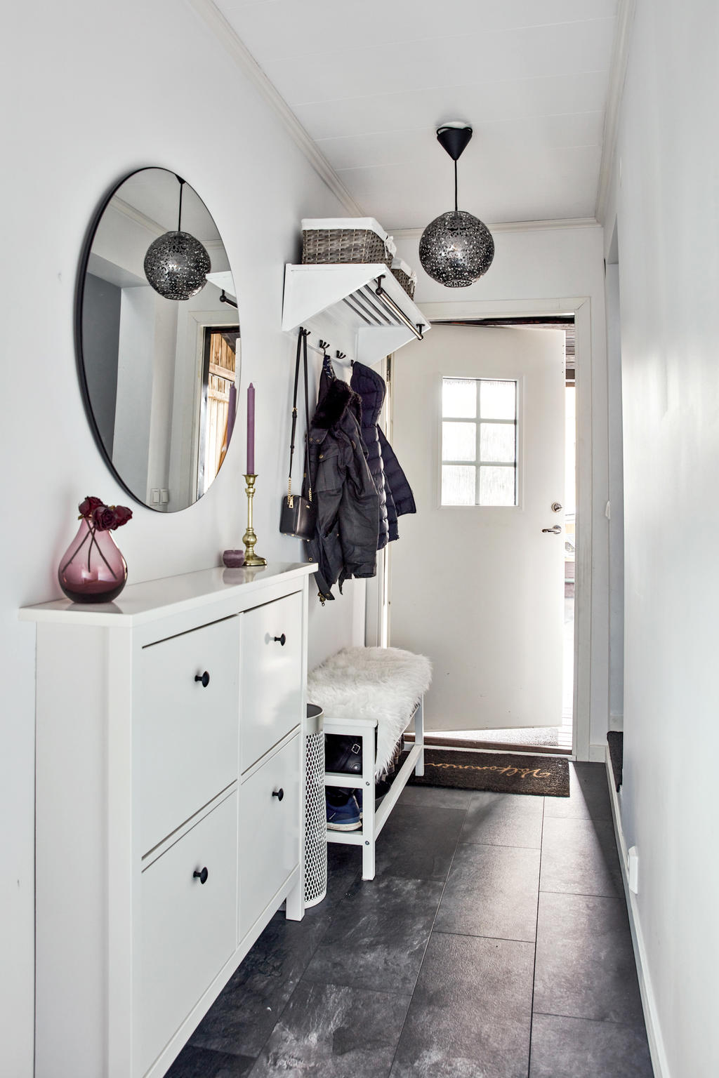 Entréhallen välkomnar dig in i huset