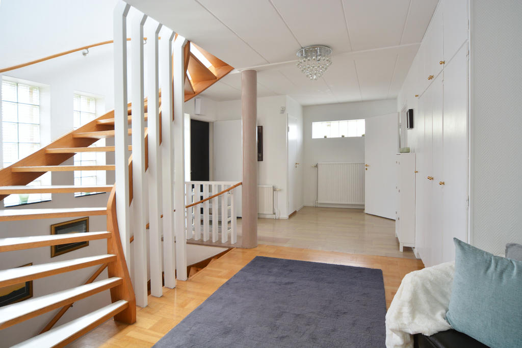 Trapphus till övre plan