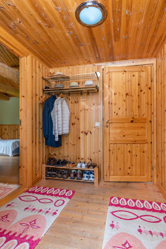 Hus 2: Hall