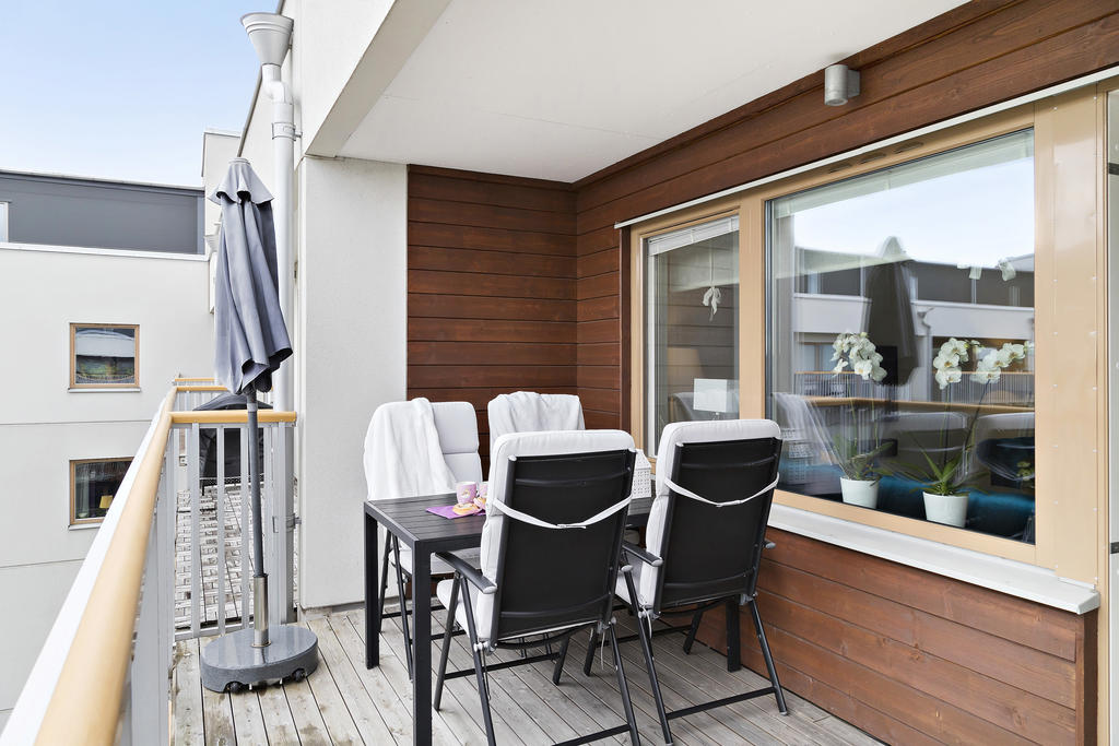 Gott om plats till matgrupp eller loungegrupp