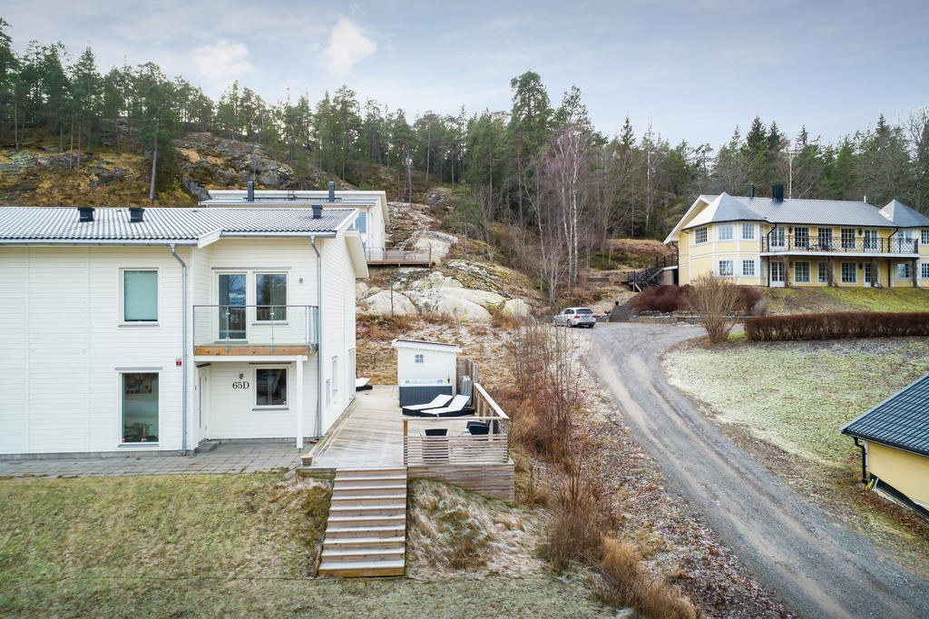 Entré och gavelsida