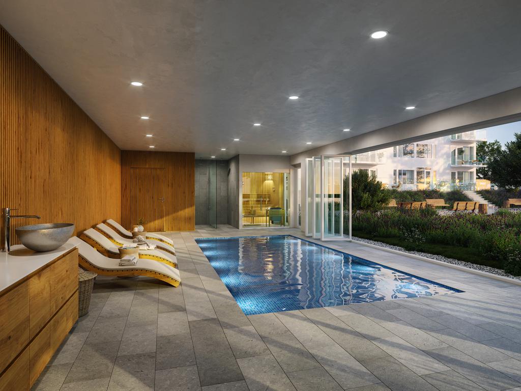 På föreningens privata innergård får medlemmarna tillgång till extra lyx i form av inomhuspool. Inspirationsbild, avvikelser kan förekomma.