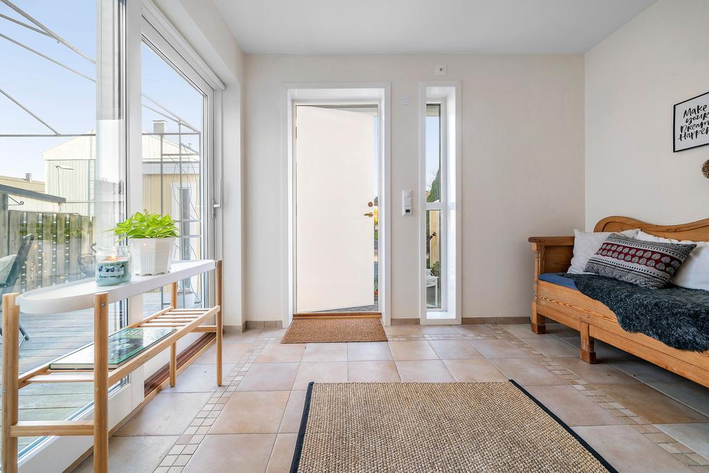Utbyggd entréhall - välkommen in!