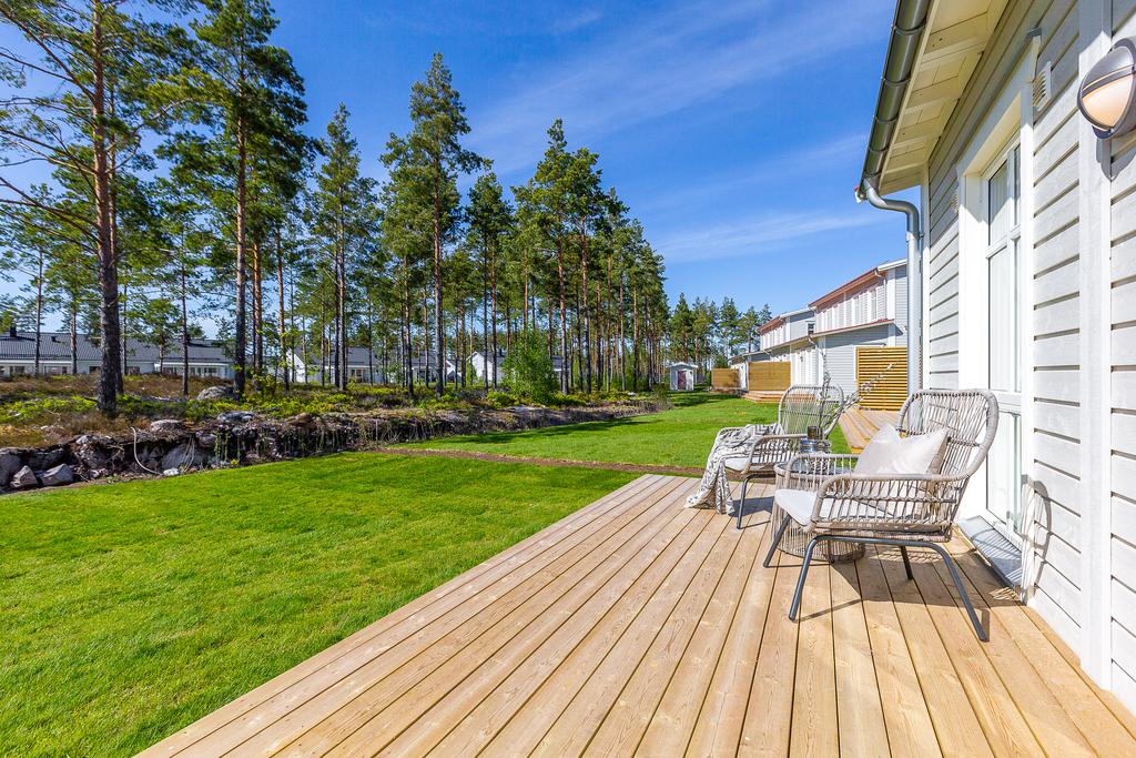 Altandäck i direkt anslutning till kök/vardagsrum