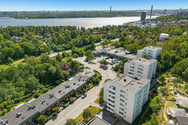 Varmt välkommen till Pyrolavägen 13 i Lidingö