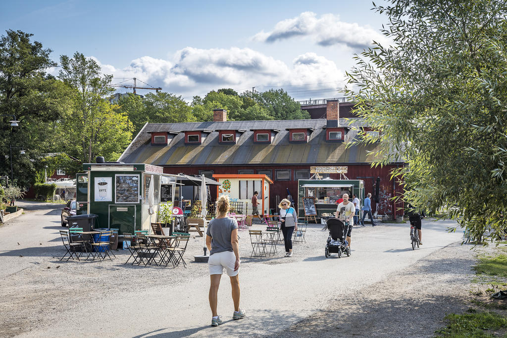 Tantolundens mysiga caféer och boulebar!