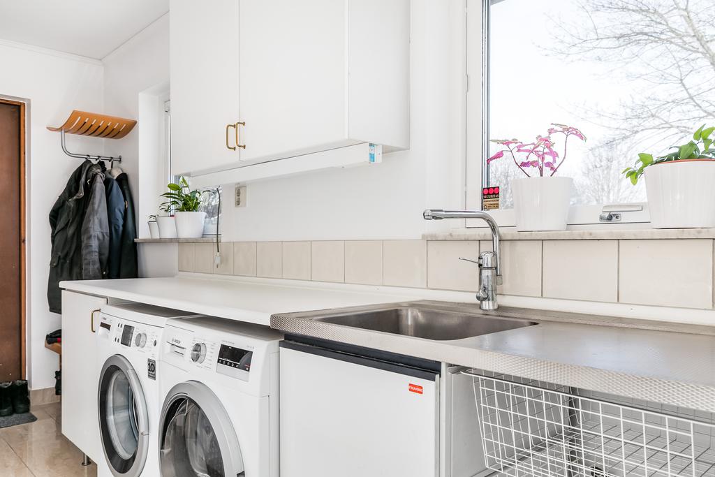 Tvättstuga och groventré