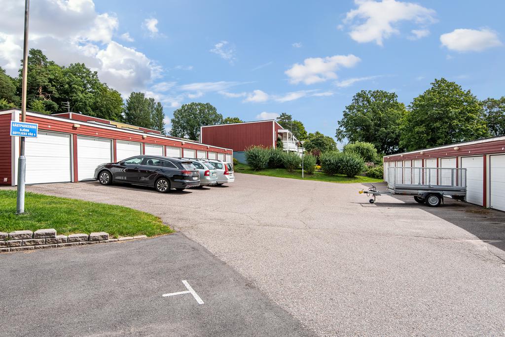 Samfällighetens garagelängor