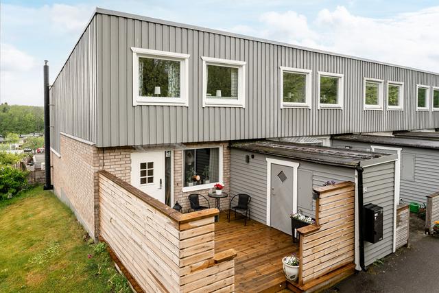 Altan på framsidan byggt 2024