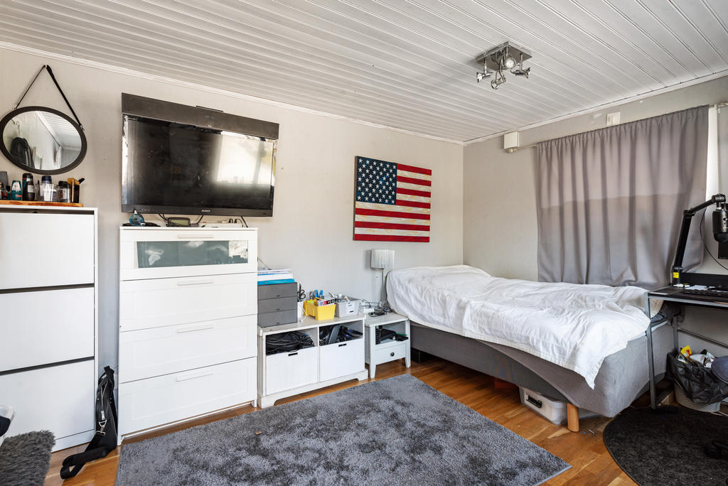 Gäststugan vid poolen