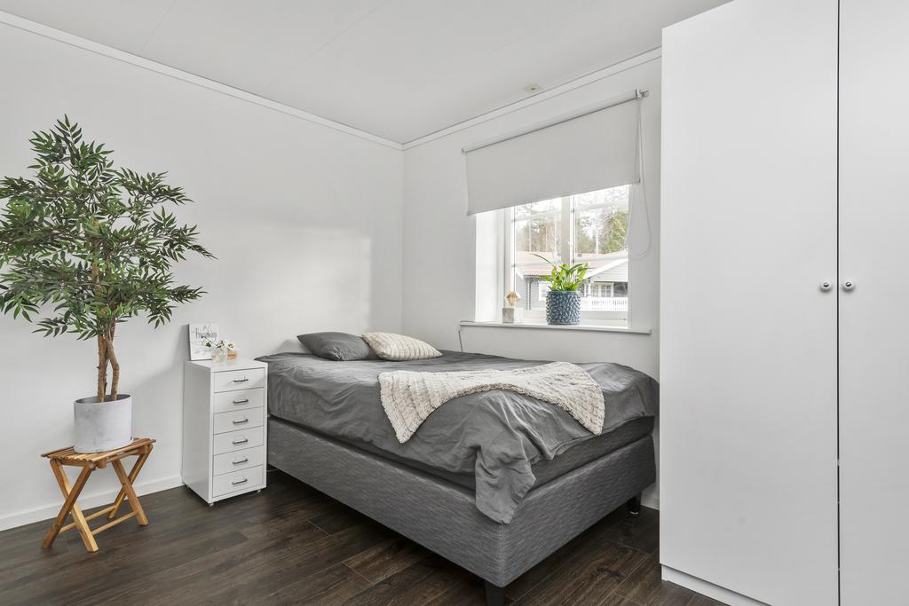 Sovrum 3 med garderob