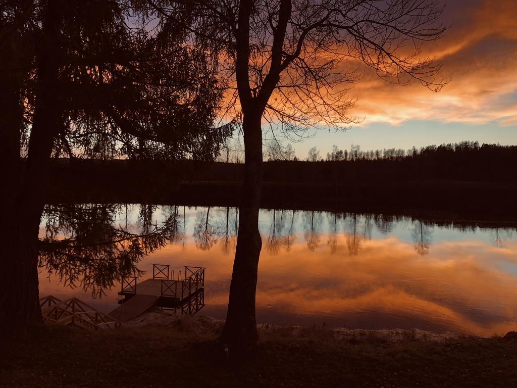 Bryggan i solnedgång