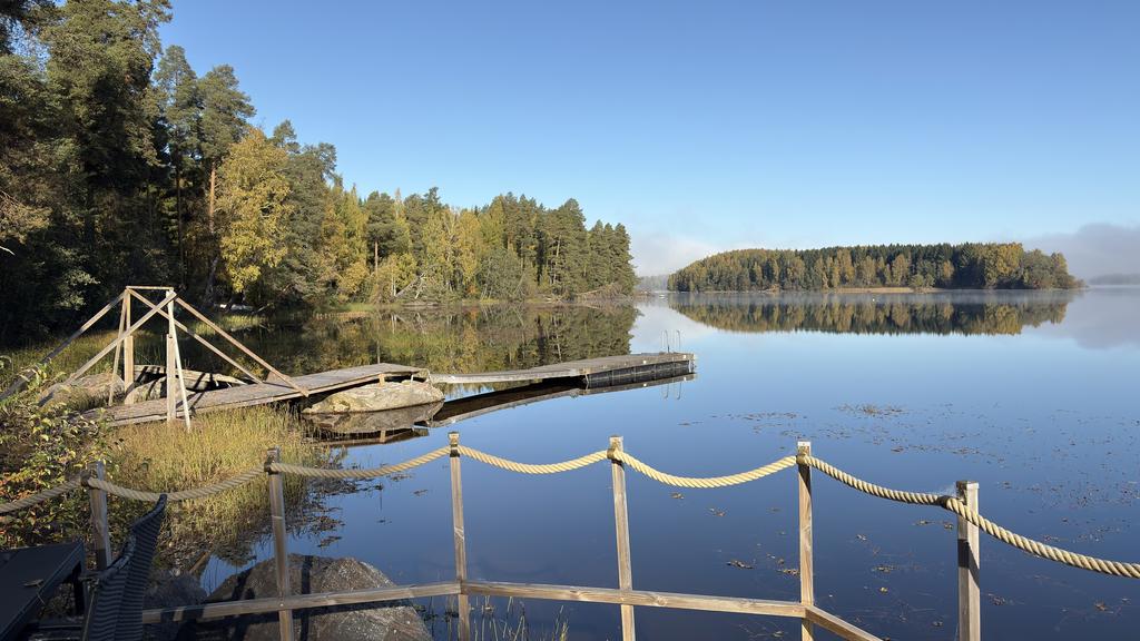 Säljarens egna bild: Badbryggan