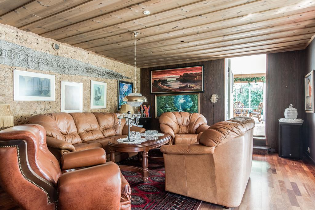 Gillestuga mot inglasat uterum