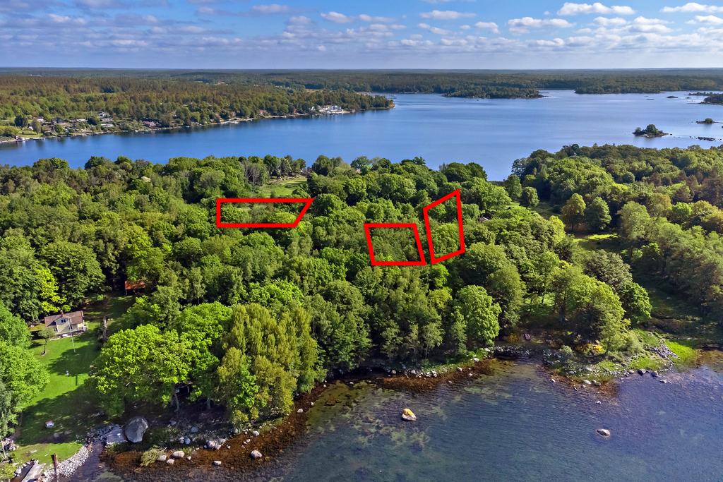 Tomterna sett från söder