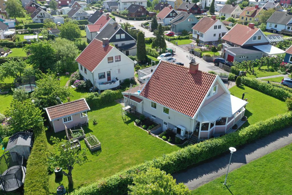 Huset är beläget längst in på återvändsgata