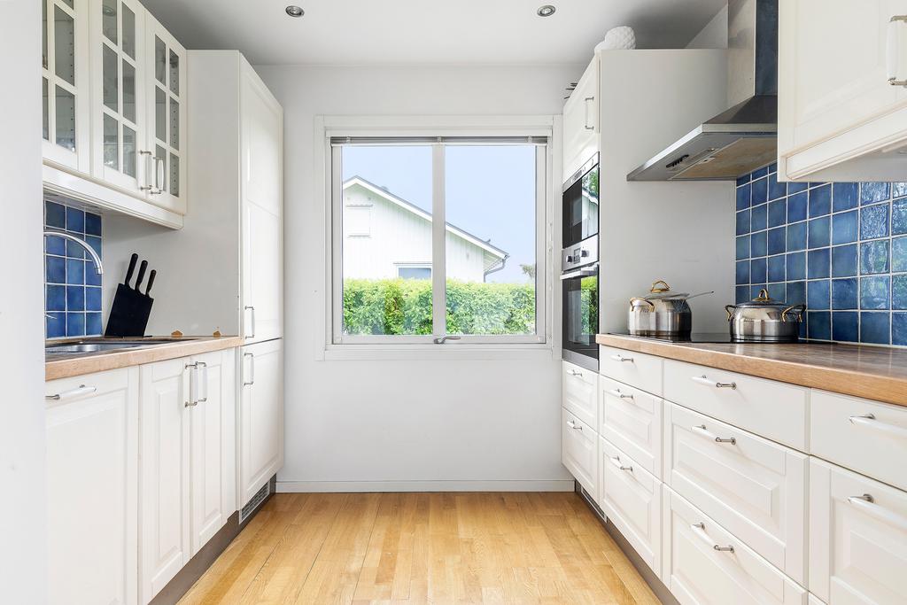 Köket på bostadens entréplan